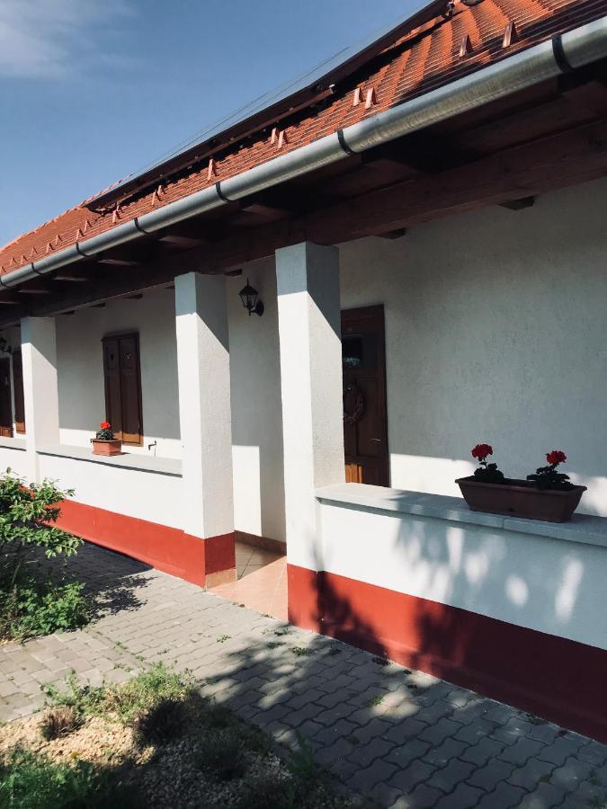 Katica Vendeghaz Hotel Tarcal Exterior photo