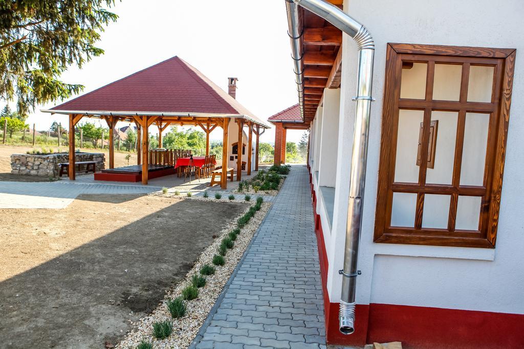 Katica Vendeghaz Hotel Tarcal Exterior photo